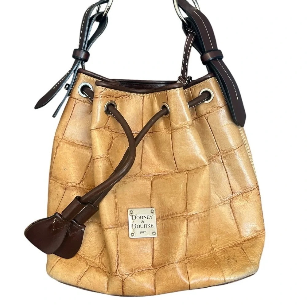 Dooney and Bourke pebble cinched drawstring leather purse vintage good condition